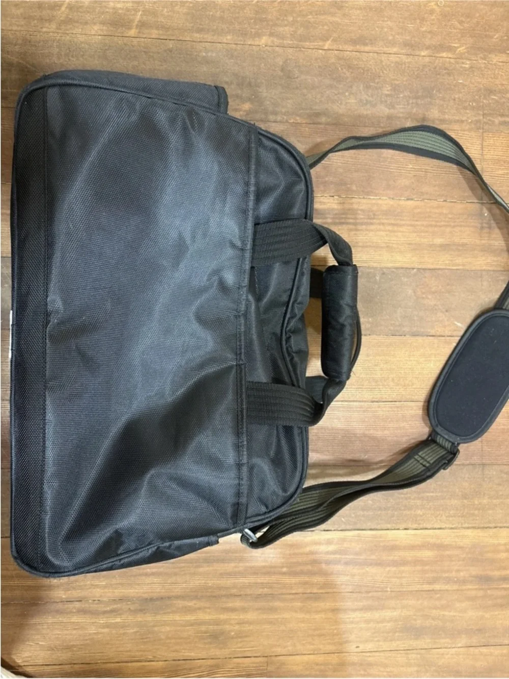 Eddie Bauer  Small Travel Carry On Duffle Bag great condition! Unisex flight bag